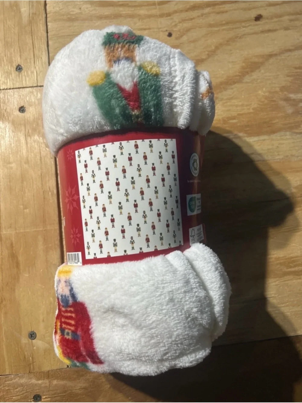 Holiday Time White Plush Throw Blanket Green Nutcracker Motifs 50”x60”